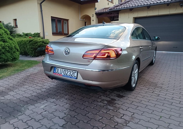 Volkswagen Passat cena 40900 przebieg: 230000, rok produkcji 2015 z Lubin małe 497